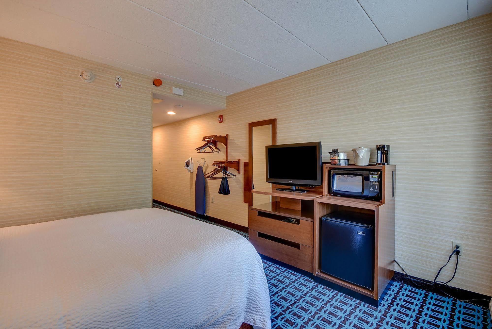 Fairfield Inn Boston Уоберн Экстерьер фото